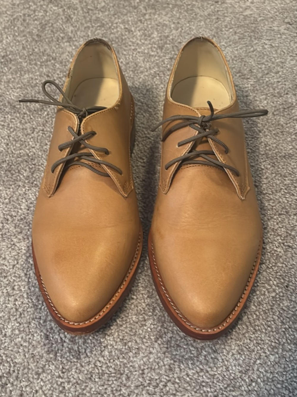 Nisolo Oxford Almond Leather, size 7.5